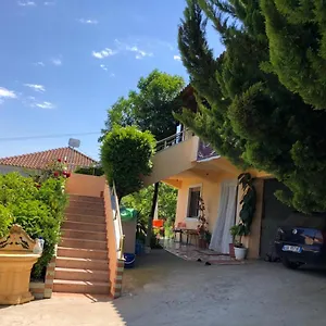 Ferienhaus Mukaj, Fratar