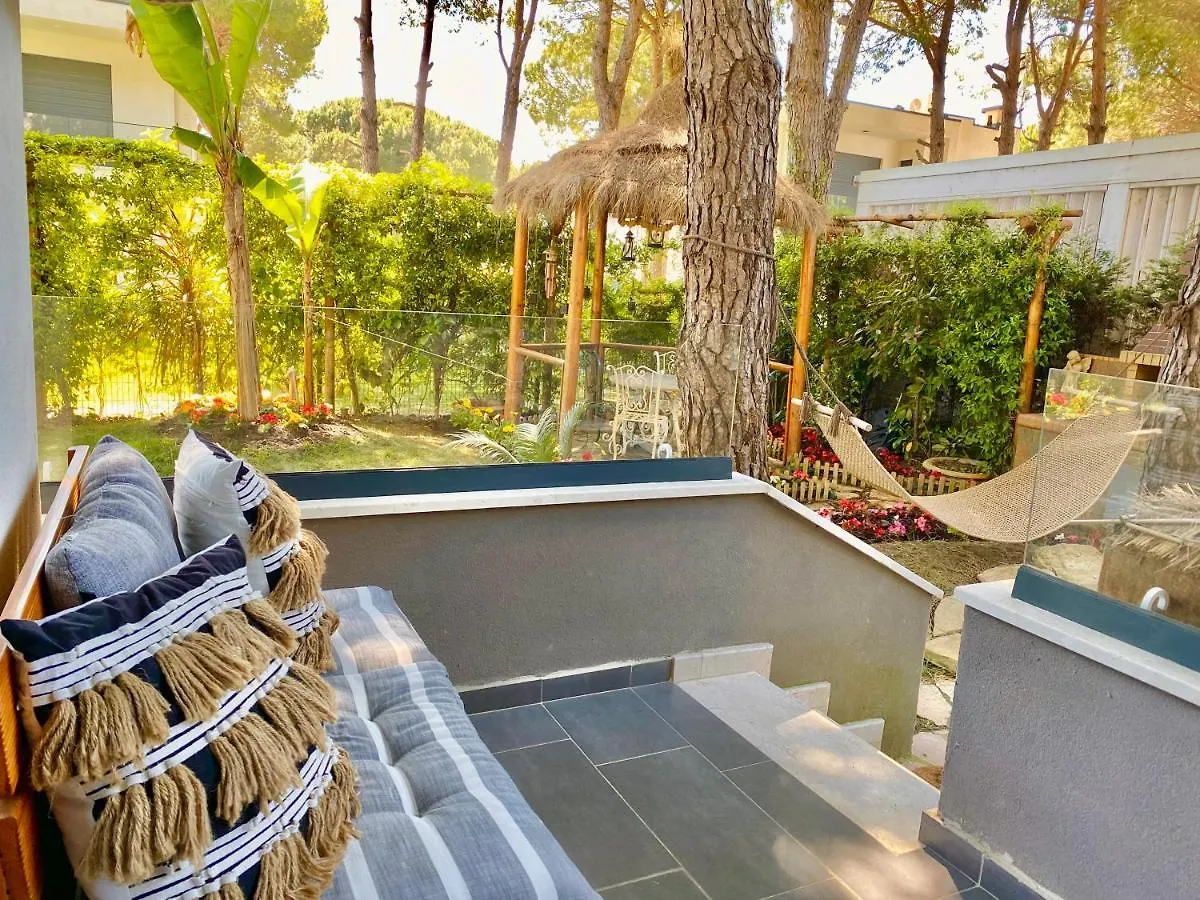 Beach Garden Paradise Durrës Apartment
